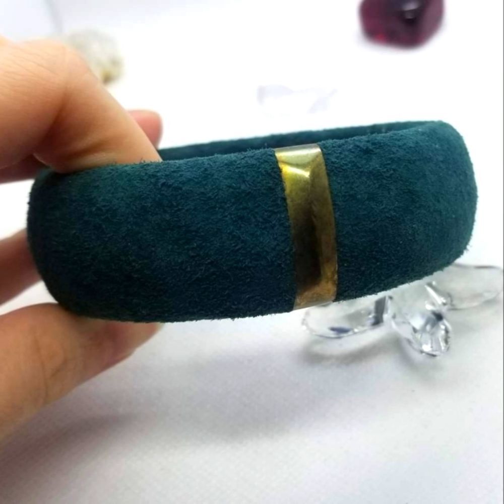 1970 Midnight green velvet w‎ gold stripe chunky bracelet